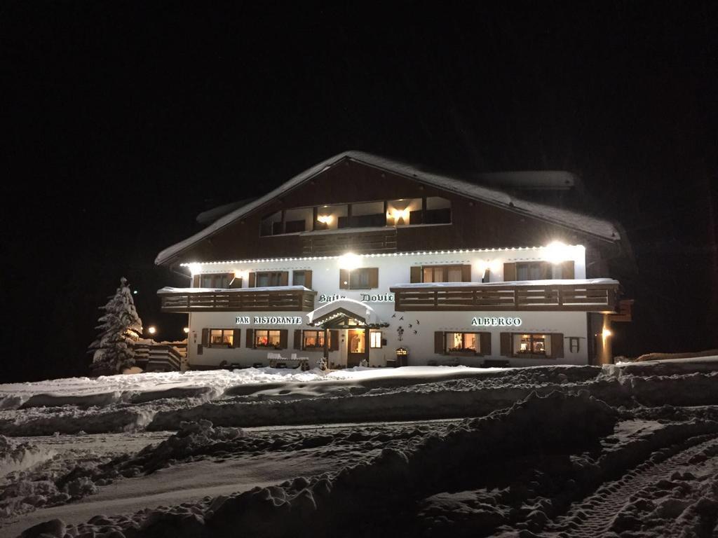 Hotel & Ristorante Baita Dovich Мальга-Чапелла Экстерьер фото