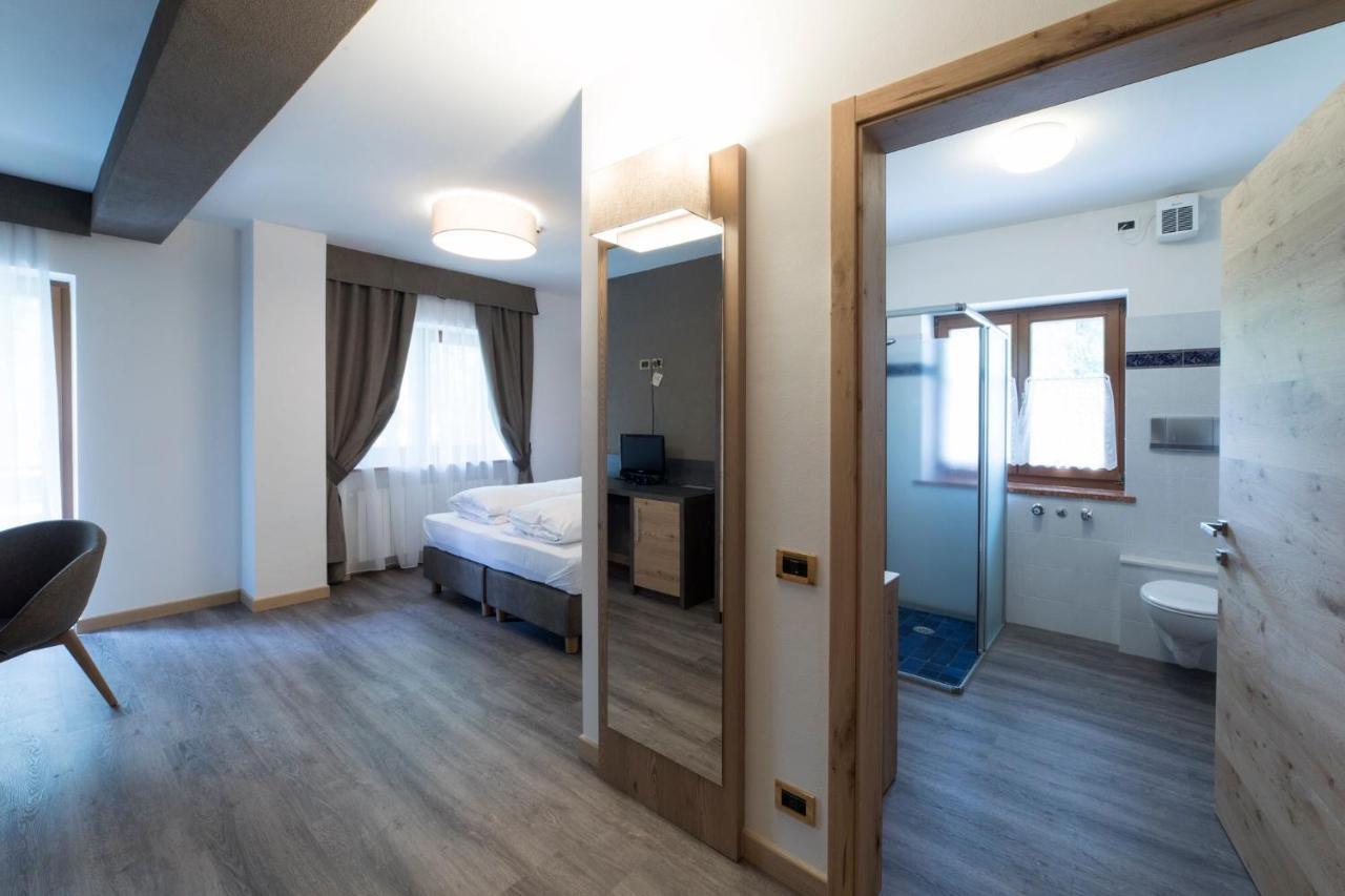 Hotel & Ristorante Baita Dovich Мальга-Чапелла Экстерьер фото