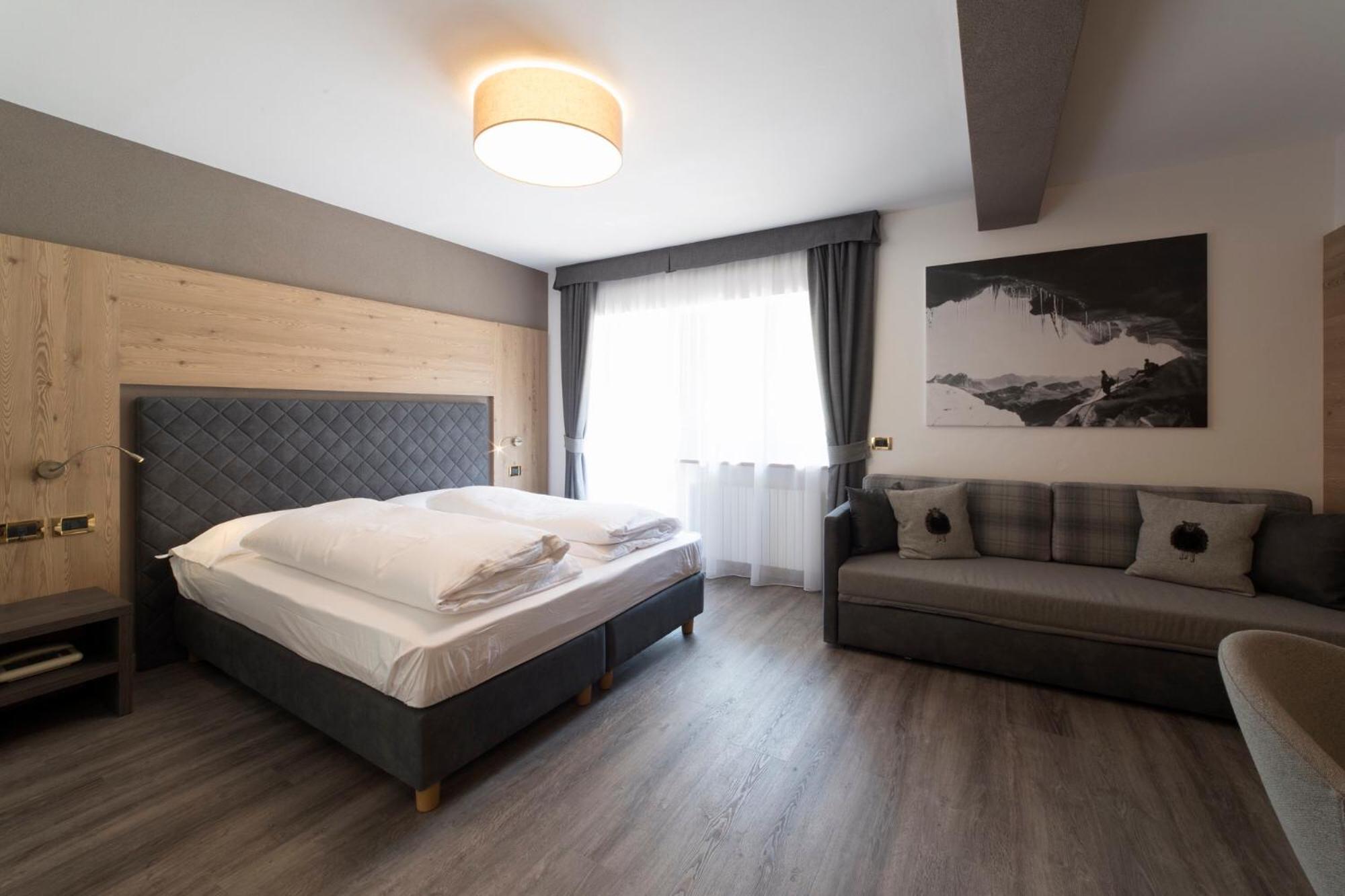 Hotel & Ristorante Baita Dovich Мальга-Чапелла Экстерьер фото