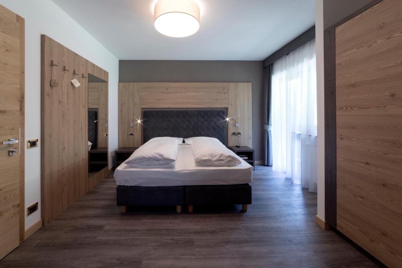 Hotel & Ristorante Baita Dovich Мальга-Чапелла Экстерьер фото