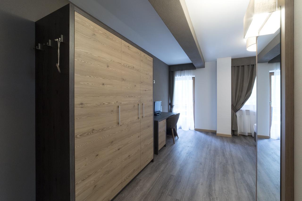 Hotel & Ristorante Baita Dovich Мальга-Чапелла Экстерьер фото